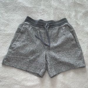 Lululemon Men’s Gray At Ease Short Size S